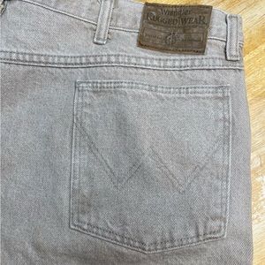 Vintage Wrangler Rugged Wear high waisted classic jeans in a light tan color